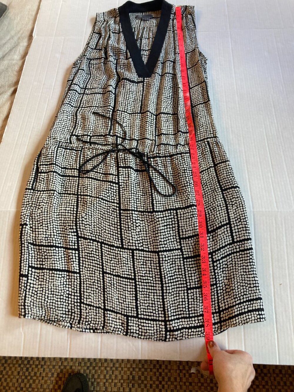 Vince Silk V Neck Blouson Drawstring Waist Dress Size Small - Picture 9 of 9